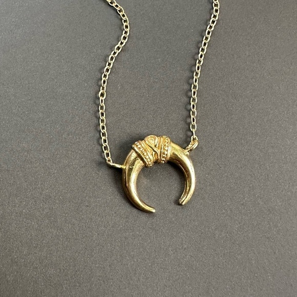 14k Gold Crescent Moon Necklace - Picture 7 of 9